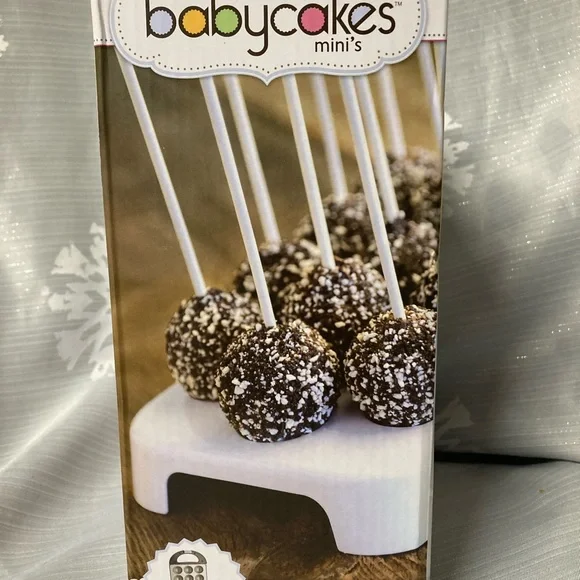 Babycakes Mini Cake Pop Maker - Purple - Picture 4 of 4